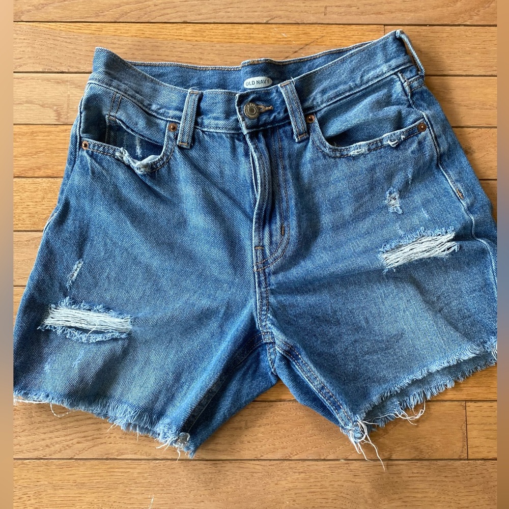 EUC Old Navy Blue Jean Shorts Distressed Mid-Thigh ,frayed hem